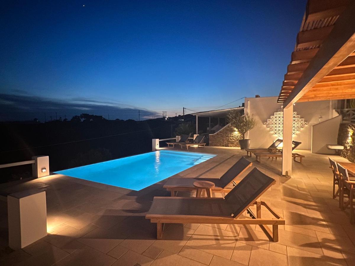 Para Principe Tinos Agios Sostis  Luaran gambar