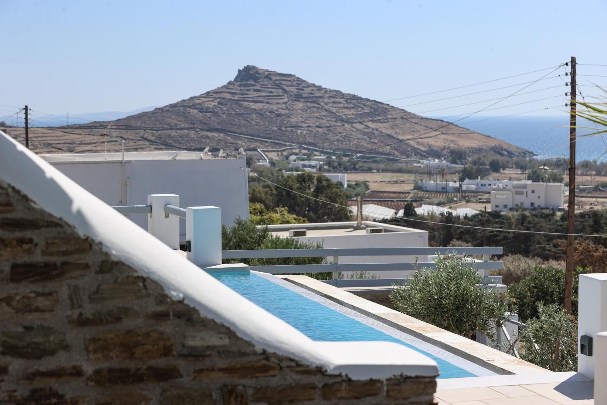 Para Principe Tinos Agios Sostis  Luaran gambar