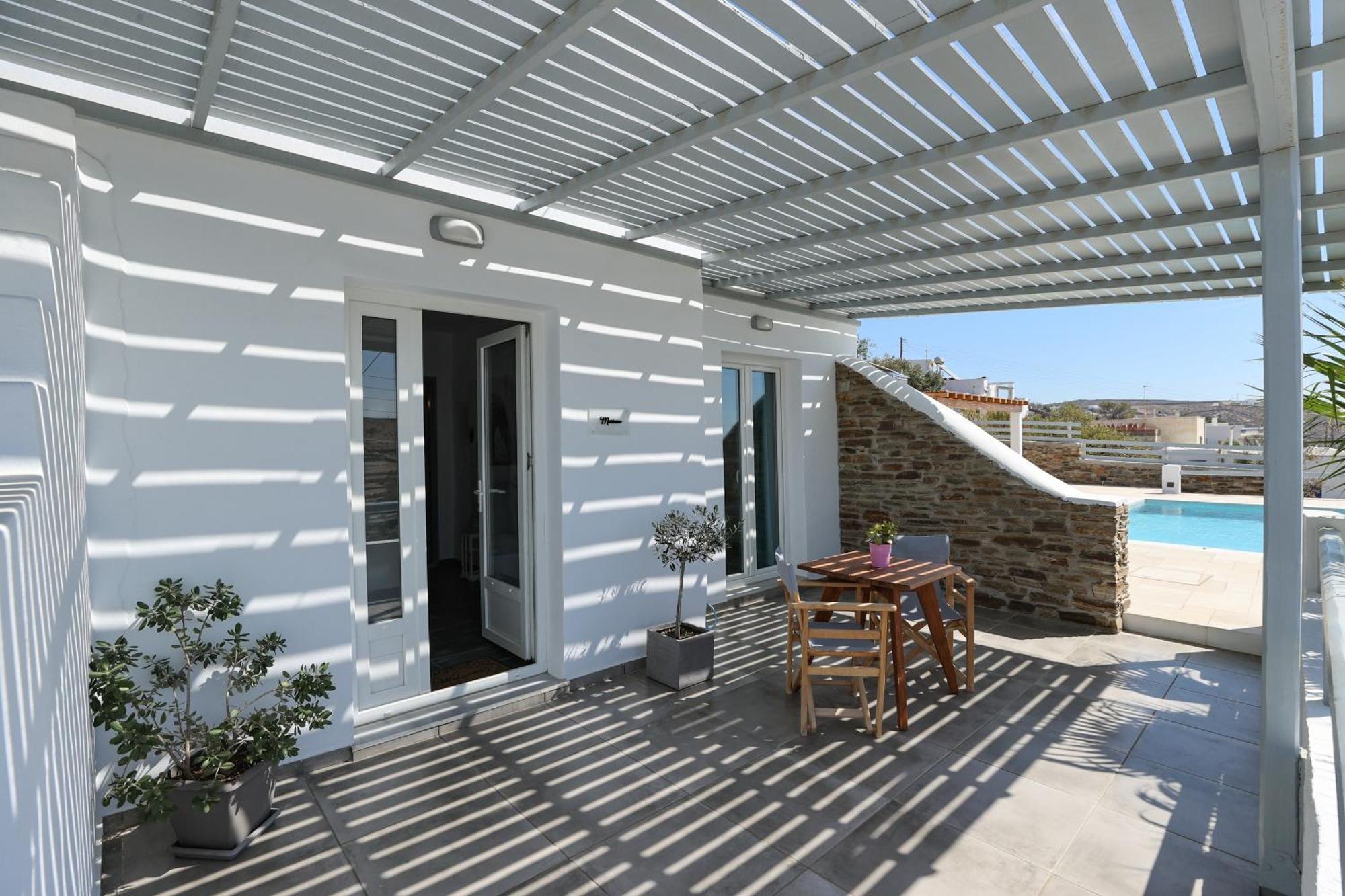 Para Principe Tinos Agios Sostis  Luaran gambar